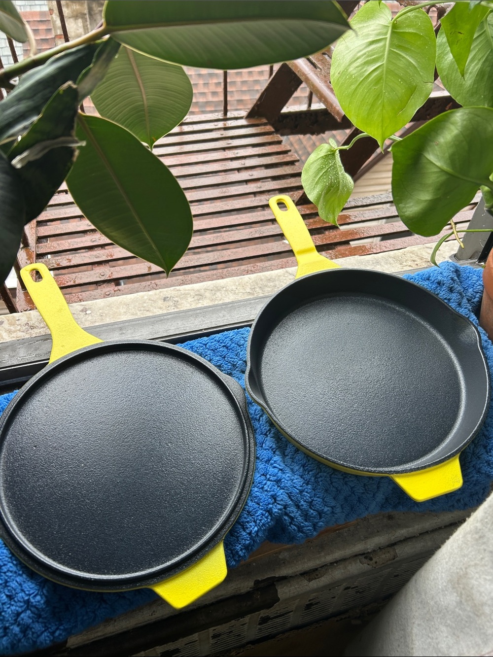 Yellow Enameled Cast Iron Skillet Set - 2-Piece